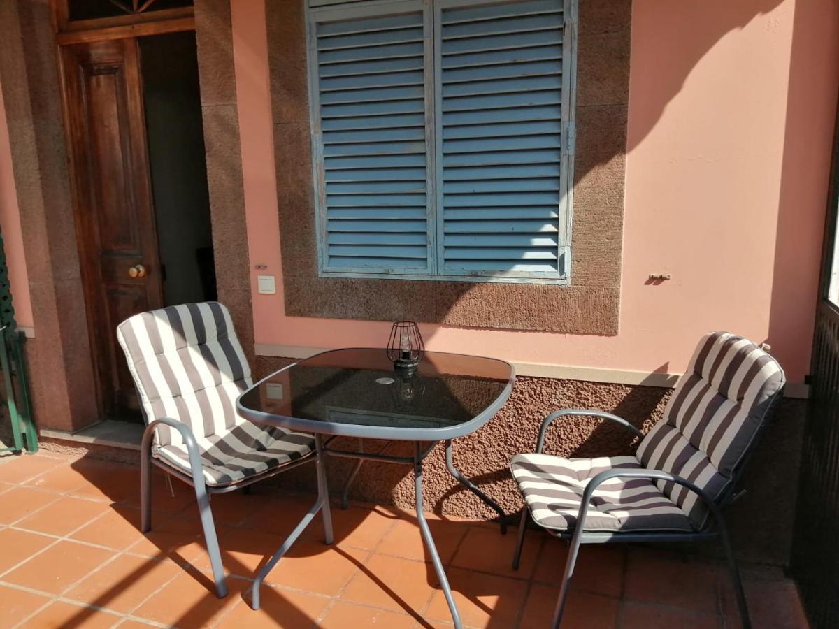 Quarto Grande com 2 Camas de Solteiro